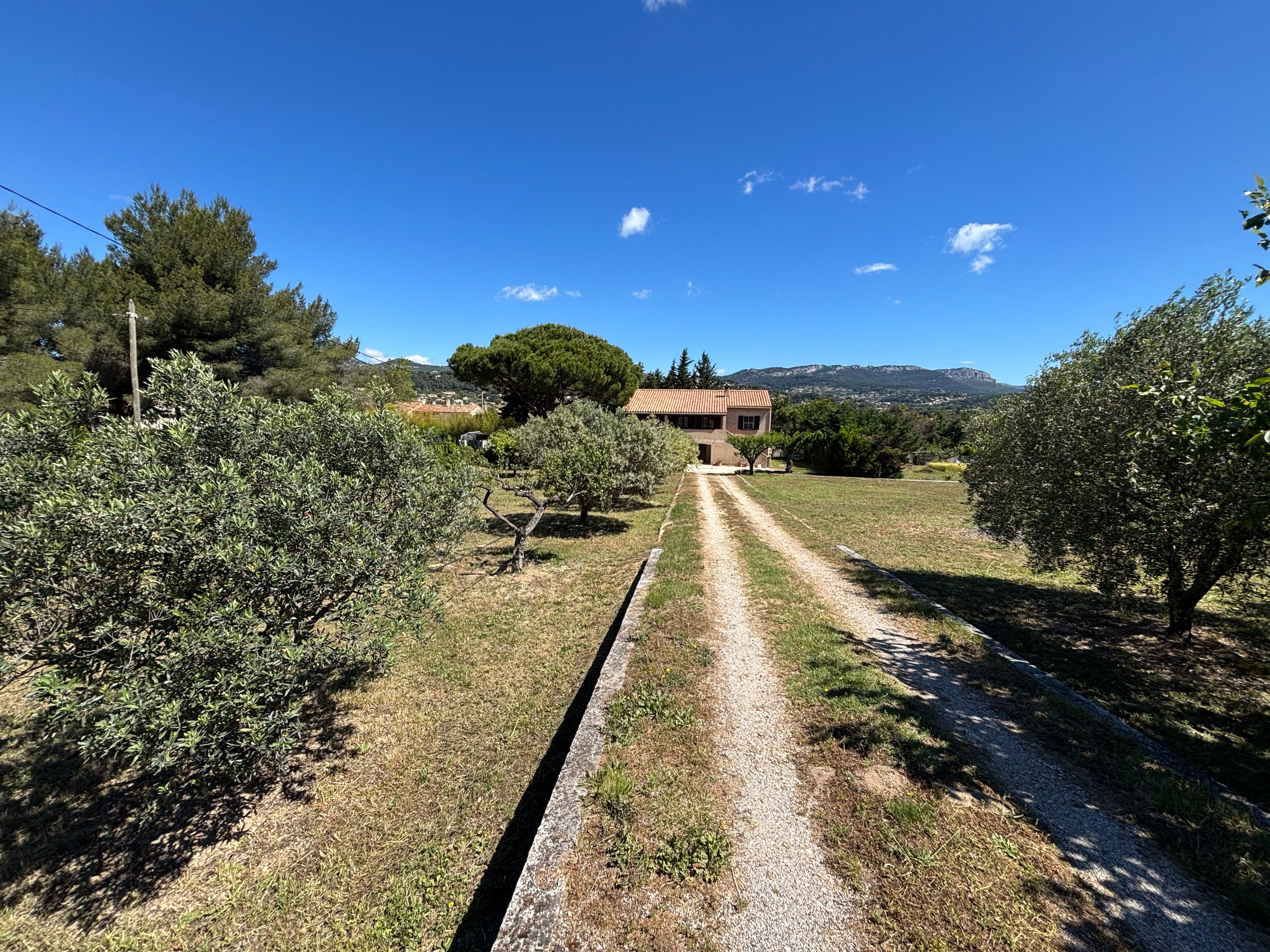 Maison-Villa - SIX-FOURS-LES-PLAGES